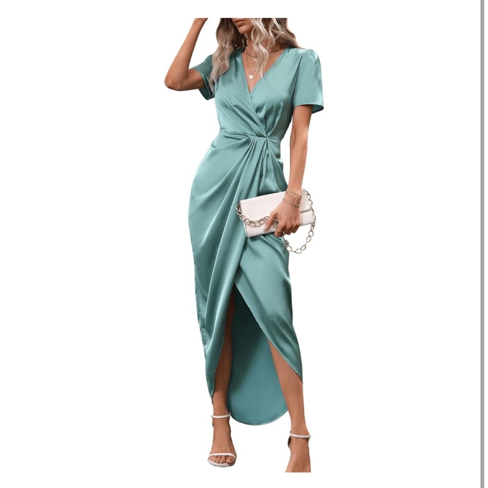 Light aqua green high low dress! Size large